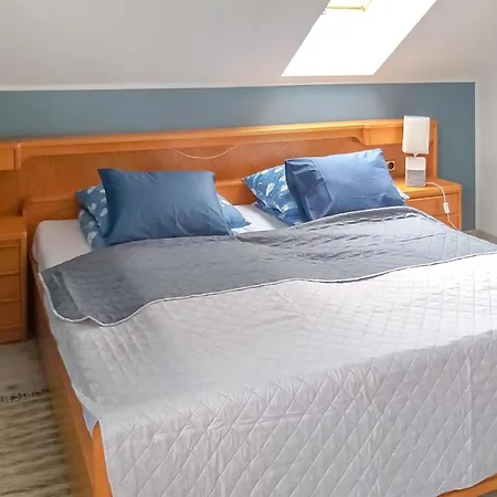 3 Bedroom Cozy In Smoldzinski *